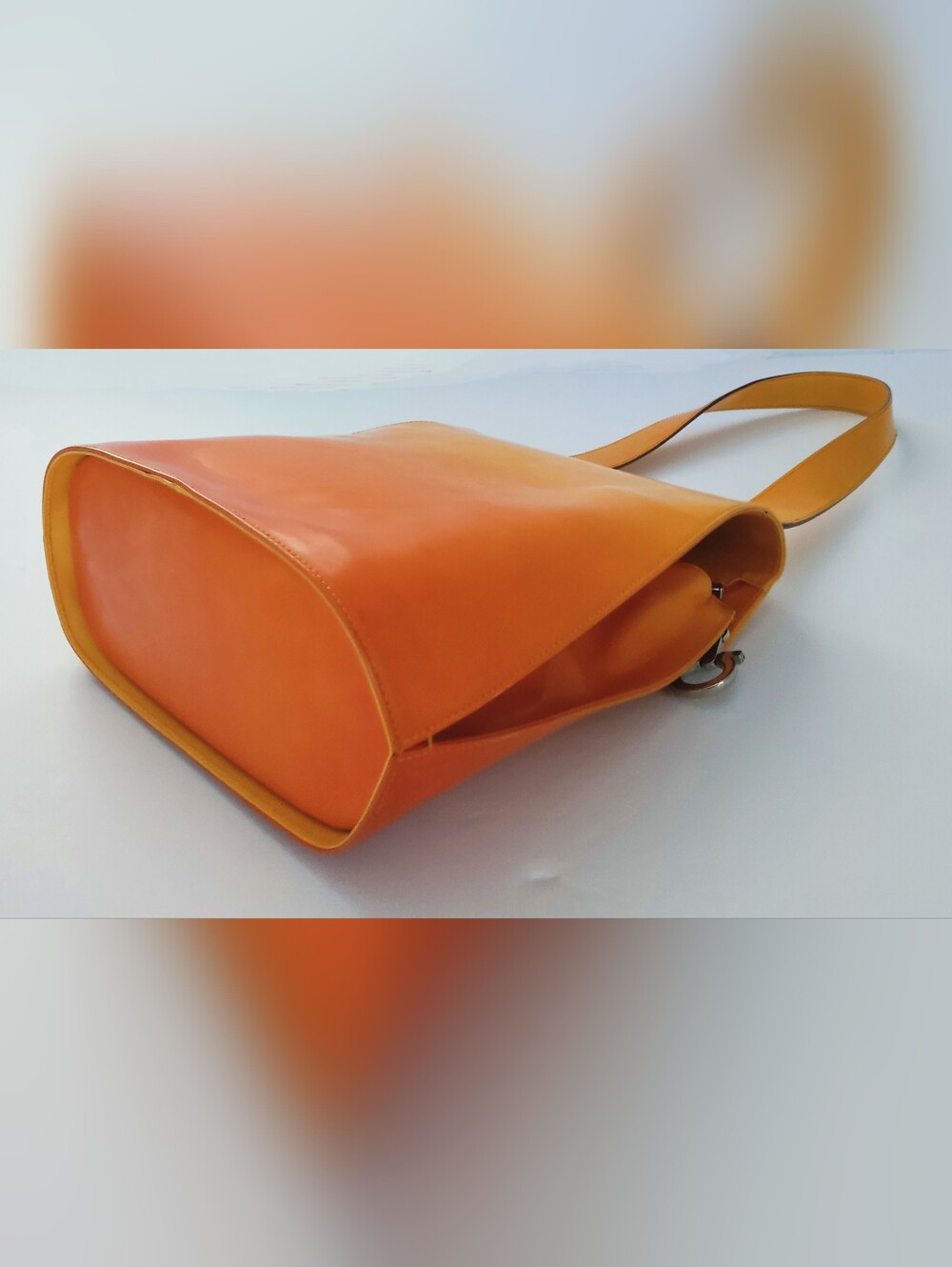 Salvatore Ferragamo Orange Gradient Italian Made Shoulder Bag. Pre-owned. - Picture 5 of 11